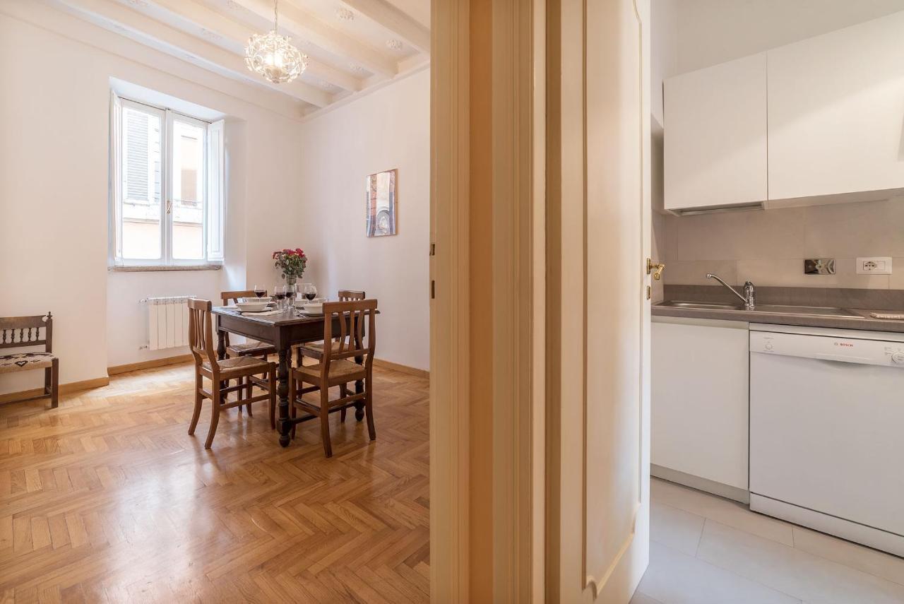 A Peaceful Retreat 2 Minutes From Piazza Navona - FromhometoРим Экстерьер фото
