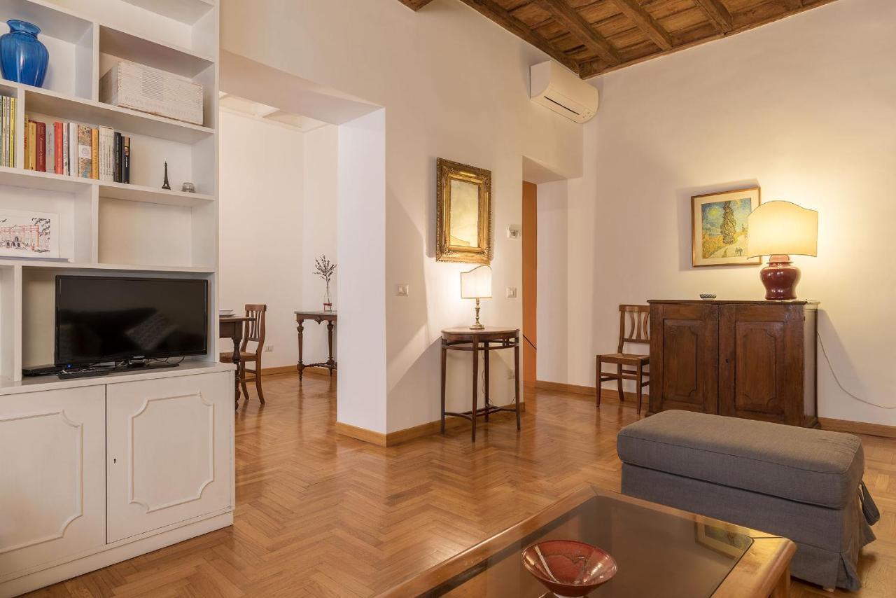 A Peaceful Retreat 2 Minutes From Piazza Navona - FromhometoРим Экстерьер фото