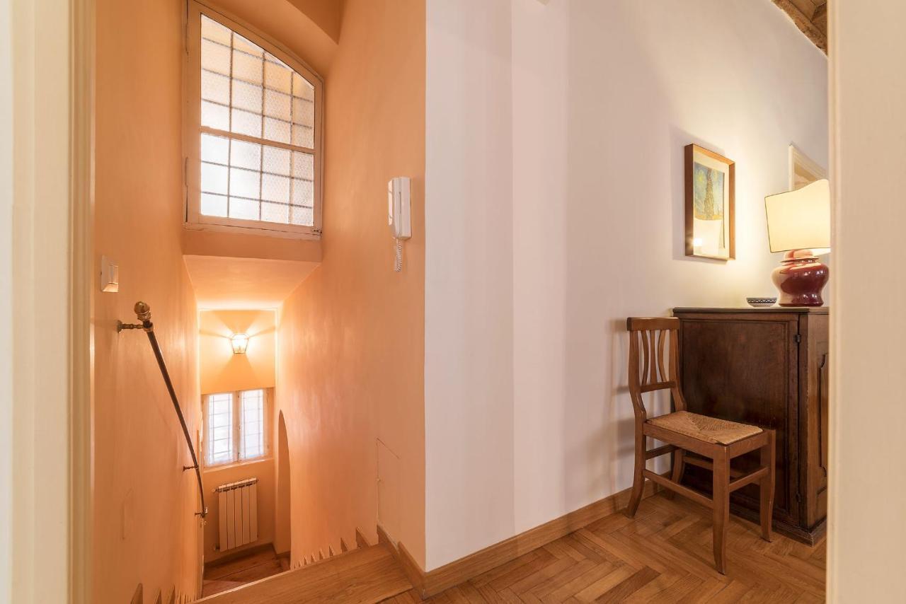 A Peaceful Retreat 2 Minutes From Piazza Navona - FromhometoРим Экстерьер фото