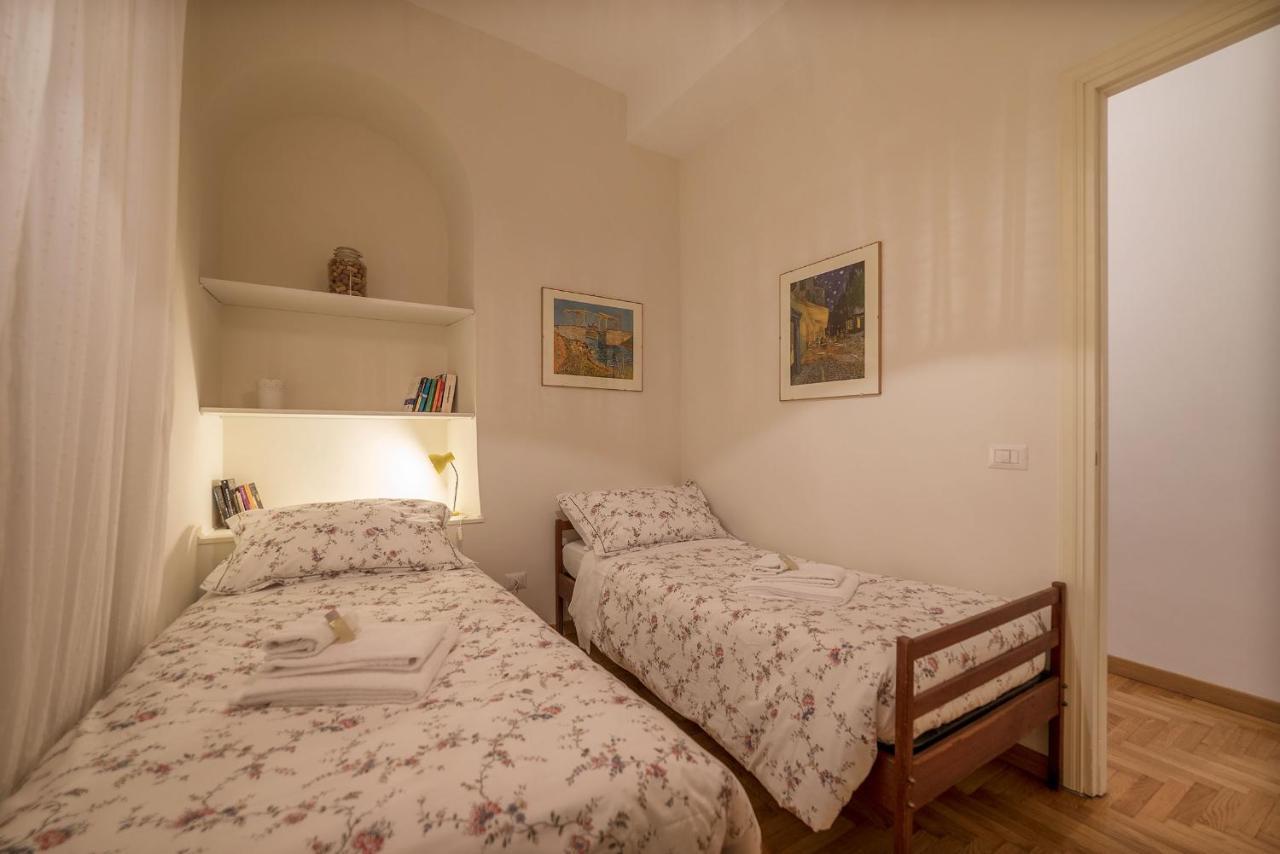 A Peaceful Retreat 2 Minutes From Piazza Navona - FromhometoРим Экстерьер фото