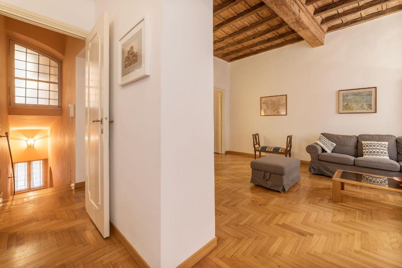 A Peaceful Retreat 2 Minutes From Piazza Navona - FromhometoРим Экстерьер фото