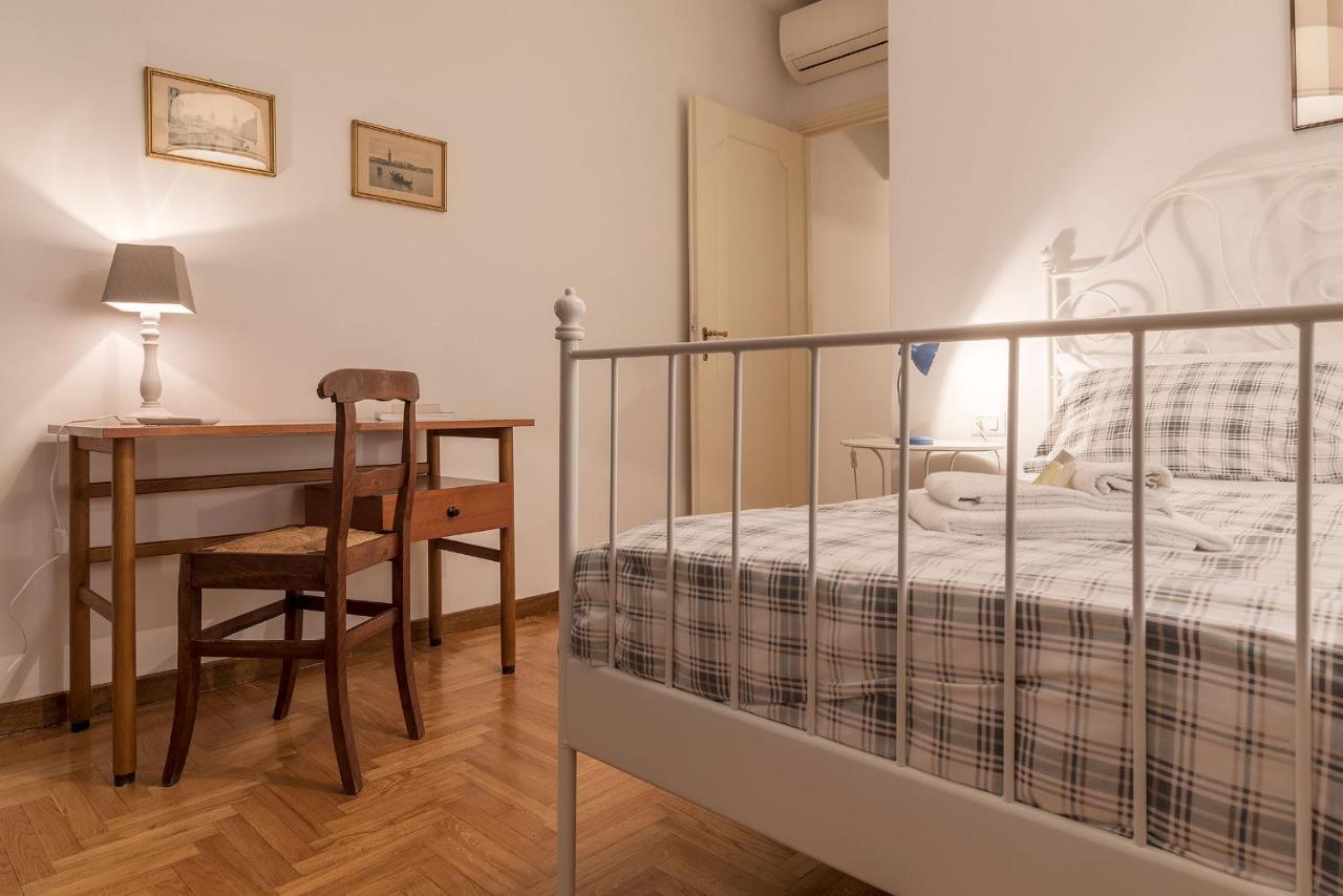 A Peaceful Retreat 2 Minutes From Piazza Navona - FromhometoРим Экстерьер фото