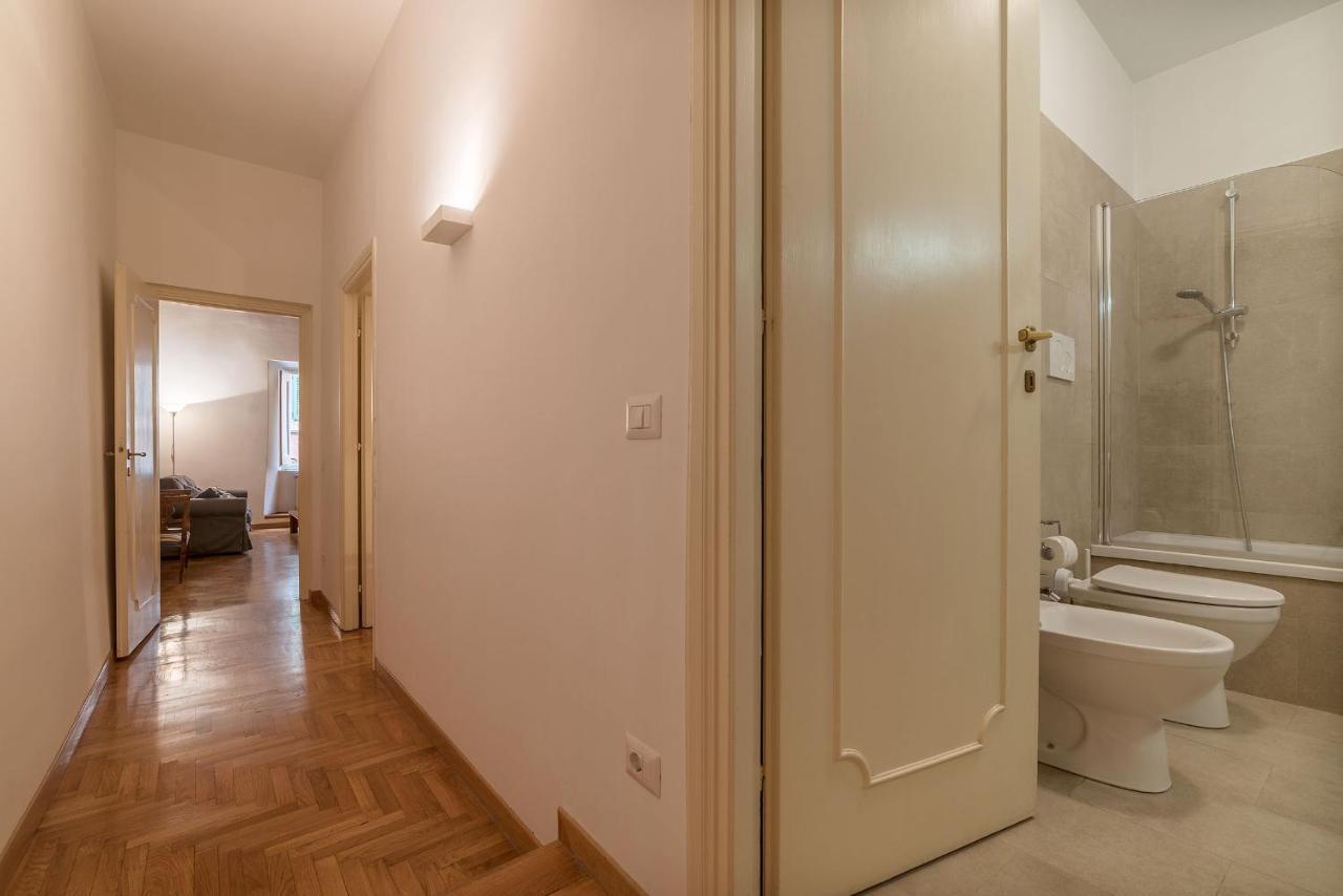 A Peaceful Retreat 2 Minutes From Piazza Navona - FromhometoРим Экстерьер фото