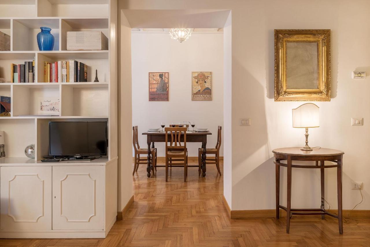 A Peaceful Retreat 2 Minutes From Piazza Navona - FromhometoРим Экстерьер фото
